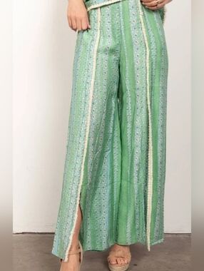 Curvy Printed Woven Wide Leg Pants